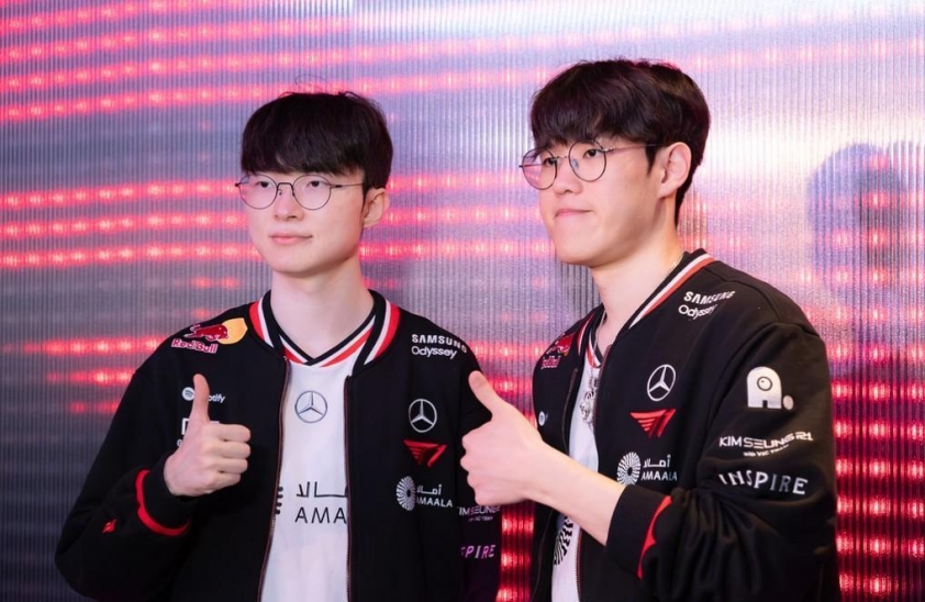 Trận đấu T1 vs Invictus Gaming tại CKTG 2025