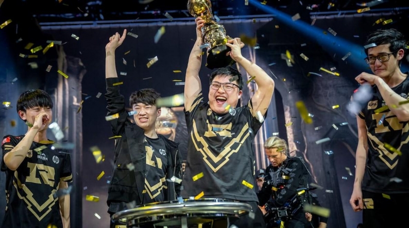 Không phải tuyển thủ nào, Uzi mới là người đầu tiên sẽ 'nâng cao cúp CKTG 2025' Uzi chuẩn bị tham gia nghi lễ nâng cúp tại CKTG 2025