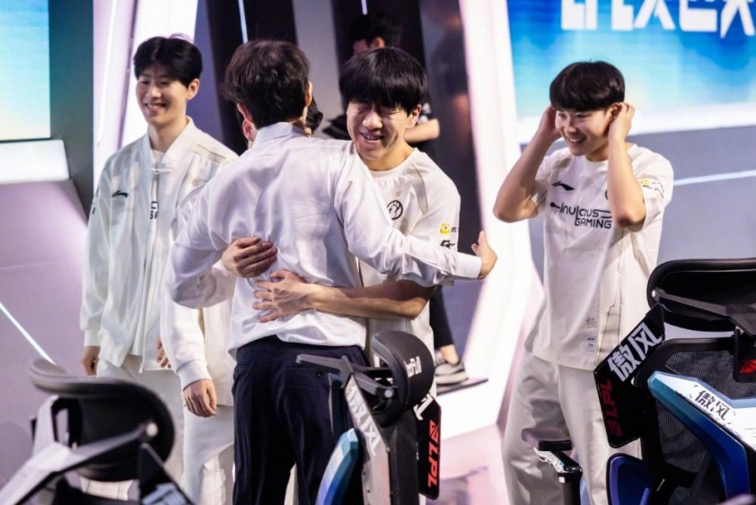 LPL chuẩn bị đại chiến IG vs T1