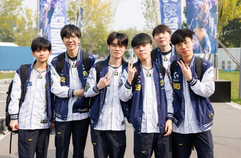 Đội tuyển CFO thi đấu tại Chung kết thế giới