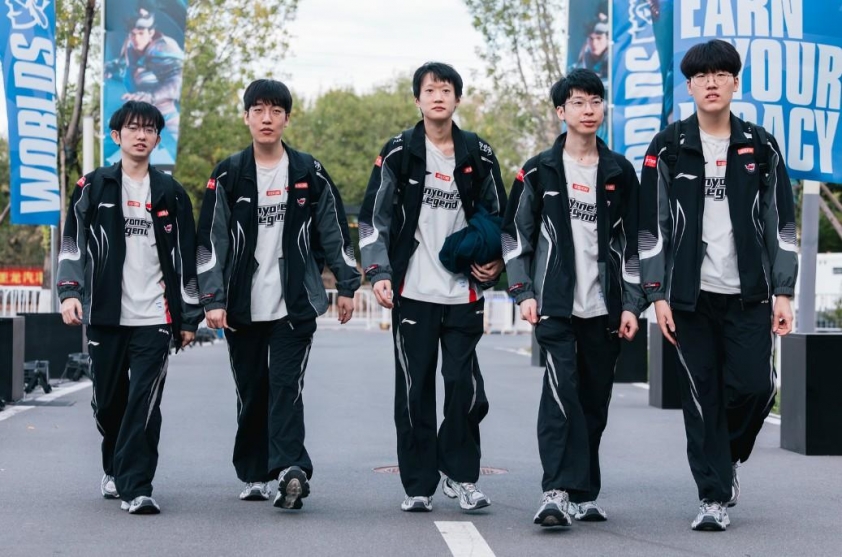 TES 369 nói thẳng về cơ hội vào Bán kết của T1 tại CKTG 2025 TES 369 chia sẻ về cơ hội vào bán kết