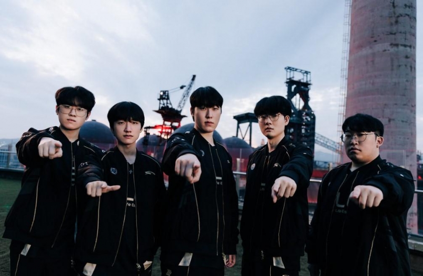 Fan hâm mộ chờ đợi các diễn biến mới trong kỳ chuyển nhượng