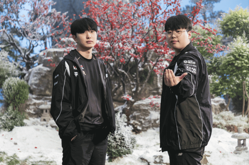 Khoảnh khắc ăn mừng chiến thắng của deokdam và đồng đội