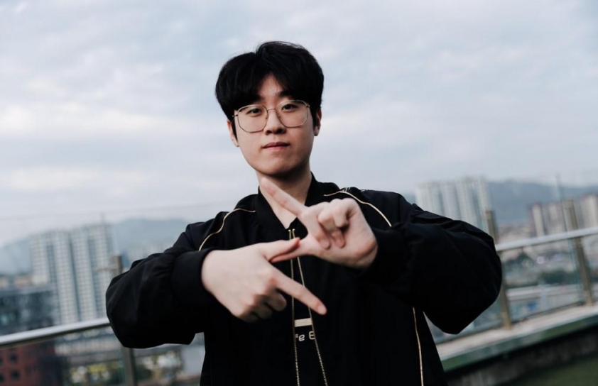 Zeus và các đội tuyển LPL tranh giành ngôi vị cao nhất