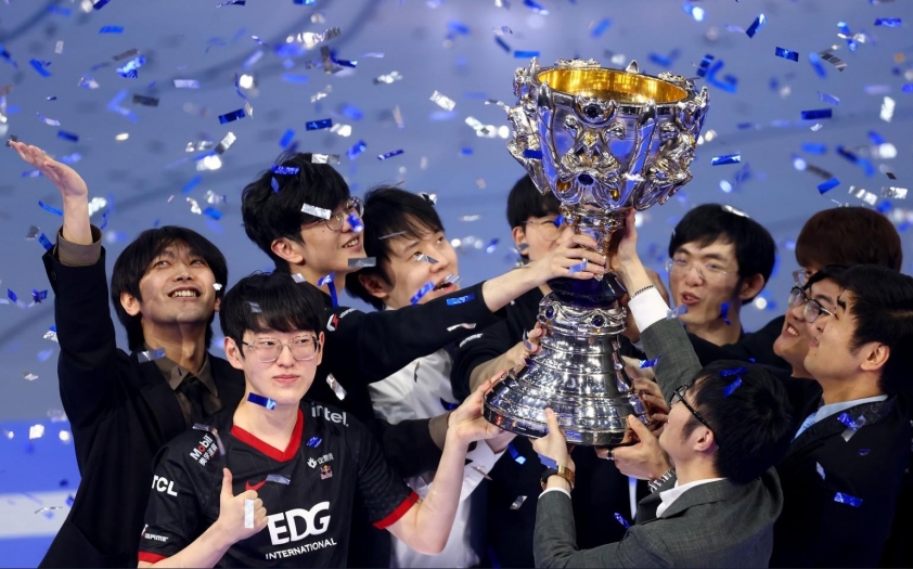 Hành trình của Scout tại LPL Scout cùng đội hình EDG vô địch CKTG 2021