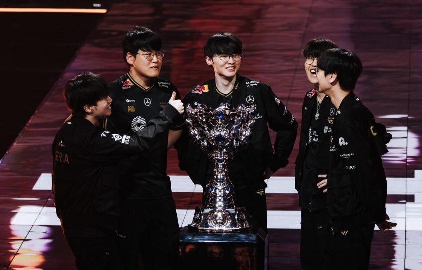 SKT đưa ra thông báo quan trọng, ngầm ám chỉ điều fan T1 nào cũng mong muốn 740965 Fan meeting T1 với đội hình đầy đủ