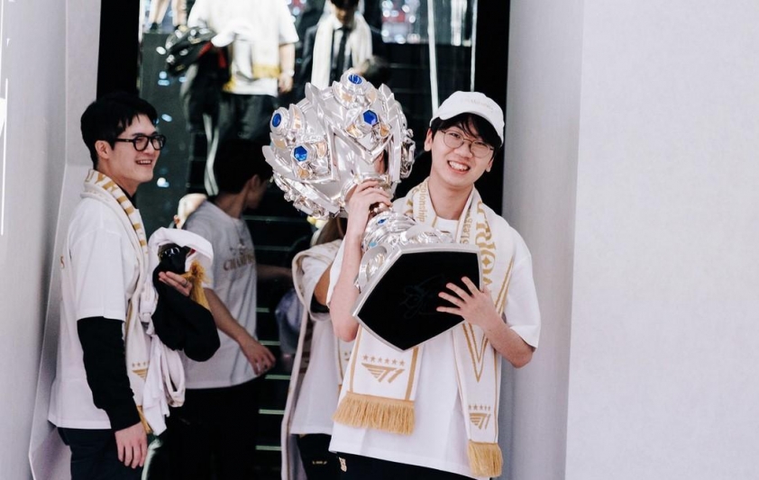 Vô địch CKTG 2025, niềm vui lớn nhưng cũng là 'thiệt thòi' của Doran Doran và đội T1 sau chiến thắng CKTG 2025