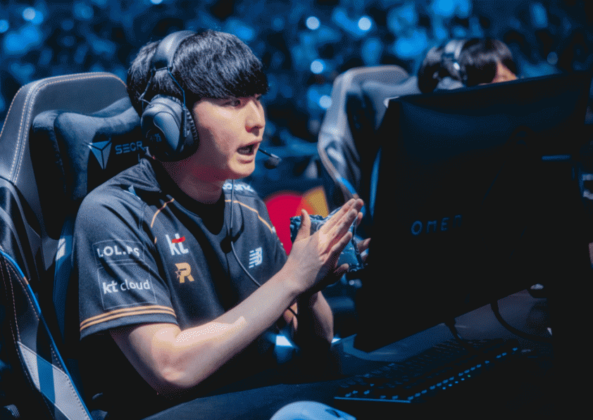 Deokdam trong buổi tập luyện chuẩn bị cho giải đấu