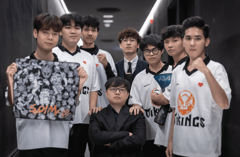 SofM từ chức huấn luyện viên MVKE