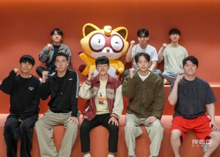 HLV Dandy cùng đội hình Nongshim RedForce